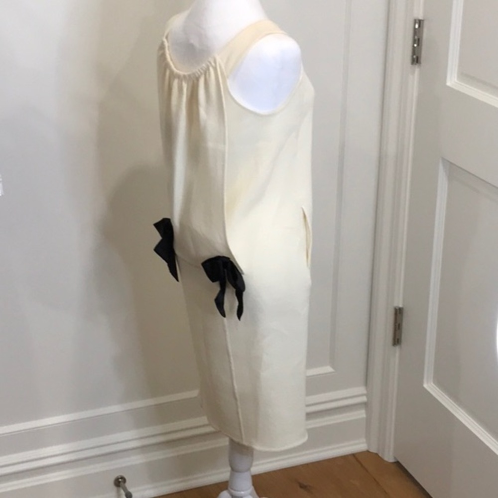 Oscar de la Renta Cream, sleeveless, dress w/ pockets,  and black satin bows